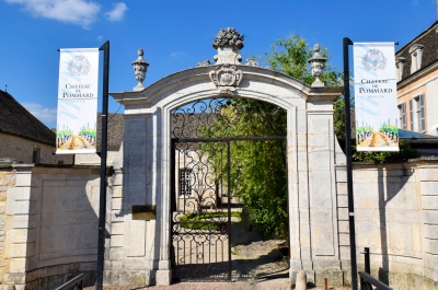 Entering the Château.