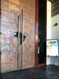 The restaurant's door with the map of Brazil carved in the middle.